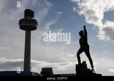 Liverpool, Royaume-Uni. 18 août, 2017. UK - belle journée ensoleillée à Liverpool, Angleterre Crédit : Gari Wyn Williams/Alamy Live News Banque D'Images