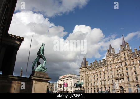 Liverpool, Royaume-Uni. 18 août, 2017. UK - belle journée ensoleillée à Liverpool, Angleterre Crédit : Gari Wyn Williams/Alamy Live News Banque D'Images