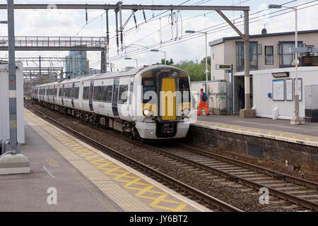 Une plus grande Anglia Stanstead Express train station Bethnal Green à Londres Banque D'Images