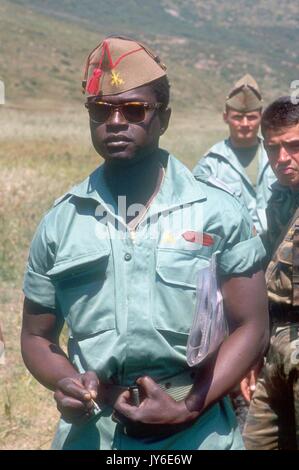 Des soldats de "Tercio", la Légion étrangère espagnole (Legion Extranjera) lors des exercices de l'OTAN à CapoTeulada (Sardaigne, Italie) Banque D'Images