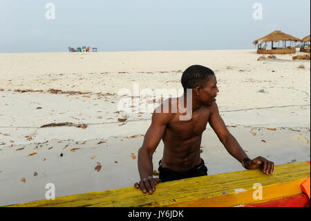 SIERRA LEONE, excursion en bateau le long de la côte de l'océan Atlantique, du River no 2 à Tombo, beach resort River no 2 Banque D'Images