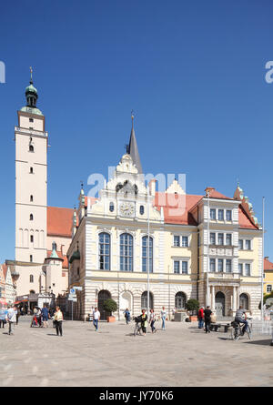 Altes Rathaus mit Pfeifturm, Rathausplatz, Ingolstadt, Oberbayern, Bayern, Deutschland, Europa JE Oldt City Hall. Ingoldstadt, Bavière, Allemagne, Euro Banque D'Images