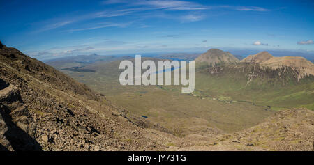 La vue lors d'une randonnée jusqu'Sgurr nan Gillean dans l'Cullin Ridge près de Sligachan sur l'île de Skye Banque D'Images