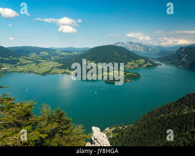 Mondsee et Attersee, vue de Drachenwand rock, via ferrata, région de Hallstatt, Autriche, l'été Banque D'Images