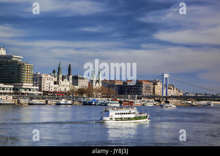 Célèbre budapest avec voile sur le Danube en Hongrie Banque D'Images