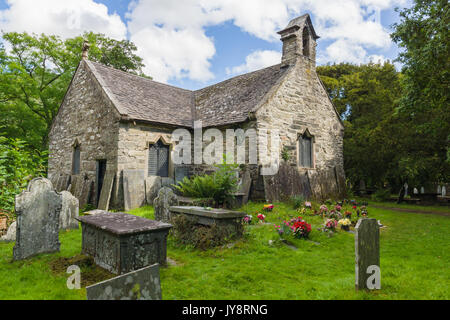 La cité médiévale saint michaels church construit au 14ème siècle et le plus ancien bâtiment de Betws y Coed North Wales Banque D'Images