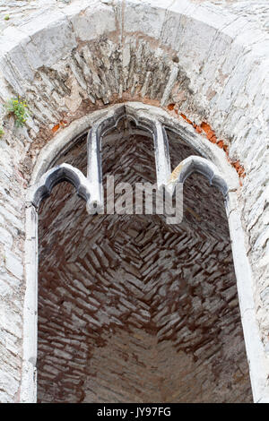 Les fenêtres de l'église Saint Nikolai ruines dans la vieille ville de Visby Banque D'Images