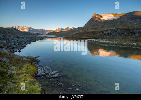 L'Levanne montagne au lever du soleil. Parc national du Gran Paradiso. Alpi Graie Banque D'Images