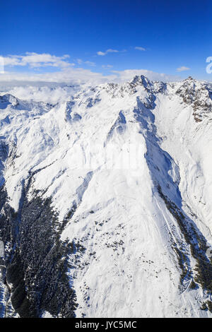 Vue aérienne de pics et pics Ferrè Piani couvertes de neige de la vallée de Chiavenna Valteline Cf Alpina Lombardie Italie Europe Banque D'Images