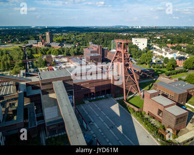 La mine de charbon de Zollverein, site du patrimoine mondial de l'UNESCO, à Essen, en Allemagne, ancienne plus grande mine de charbon, aujourd'hui un monument culturel dans la région de la Ruhr, windi Banque D'Images