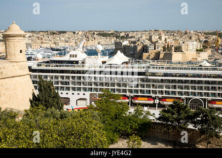 Bateau de croisière dans le port de La Valette, Malte, vieille ville, Grand Harbour, esprit norvégien, Banque D'Images