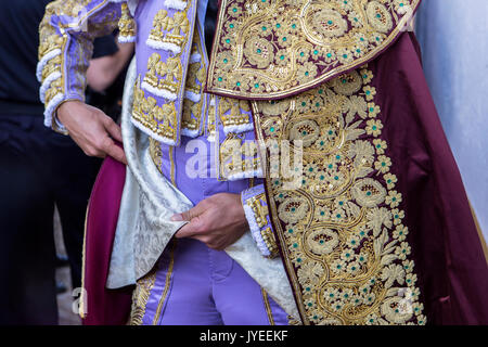 Torero espagnol dans l'allée avant de sortir de l'arène, habillé costume de lumière, Linares, Espagne Banque D'Images