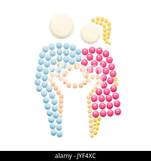 Concept santé créative faite de médicaments et pilules, isolé sur fond blanc. Les parents avec enfant. Banque D'Images
