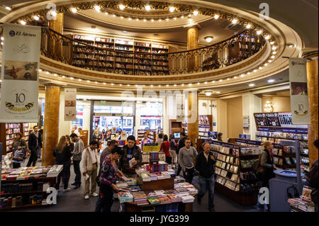 El Ateneo Grand Splendid est l'un des plus connus des librairies à Buenos Aires, Argentine. Banque D'Images