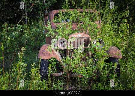 Vieille voiture rouillée, Oldtimer, Ford, Seward, péninsule de Kenai, Alaska, USA Banque D'Images