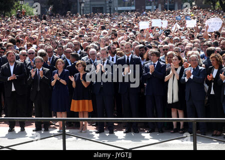 Barcelone, Espagne. 18 août 2017. Une minute de silence à la mémoire des victimes le jour après l'attaque terroriste sur les Ramblas de Barcelone , Crédit : fototext/Alamy Life News Banque D'Images