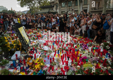 Barcelone, Catalogne, Espagne. Août 19, 2017. Hommages aux victimes de l'attaque de Barcelone. Crédit : Charlie Perez/Alamy Live News Banque D'Images