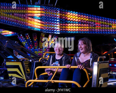 Sheerness, Kent. 19 août, 2017. Sheerness et équitable d'été annuel d'artifice. Credit : James Bell/Alamy Live News Banque D'Images