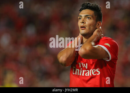 Lisbonne, Portugal. Août 19, 2017. L'avant du Benfica Raul Jimenez du Mexique au cours de la Premier League 2017/18 correspondance entre SL Benfica v CF Belenenses, au stade de la Luz à Lisbonne le 19 août 2017. Crédit : Bruno Barros/Alamy Live News Banque D'Images