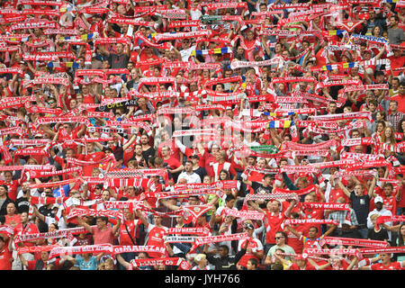 Mainz, Allemagne. Août 19, 2017. Mainzer Fanblock, Fans, Fussballfans, Fussball 1. Bundesliga, 1. Spieltag, Spieltag01, 1.FSV FSV Mainz 05 (MZ) -Hanovre 96 (H) 0-1, am 19.08.2017 in Mainz/Deutschland, O P E L A R E N A. | Verwendung weltweit Credit : dpa/Alamy Live News Banque D'Images