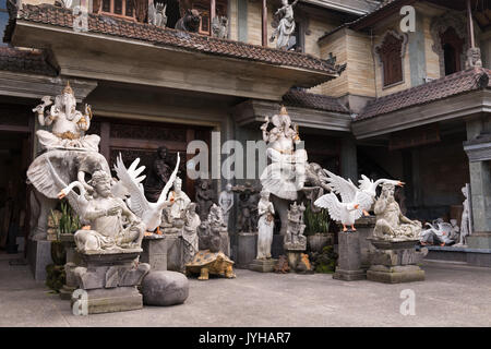 Beaucoup de figures sculptées en pierre Banque D'Images