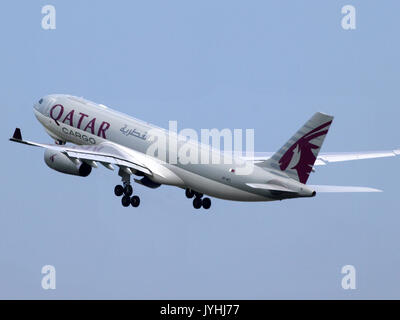 A7 AFZ Qatar Airways Airbus A330 Cargo 243F cn 1406 pic4 Banque D'Images