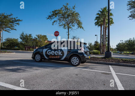 Les véhicules de la Geek Squad Best Buy à Lady Lake Floride USA Banque D'Images