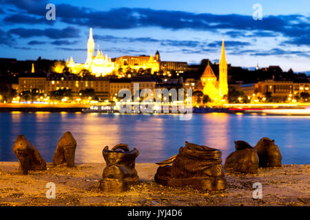 Chaussures sur la rive du Danube, Budapest, Hongrie Banque D'Images