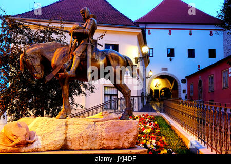 Statue de Saint George en 81, rue, Zagreb, Croatie Banque D'Images