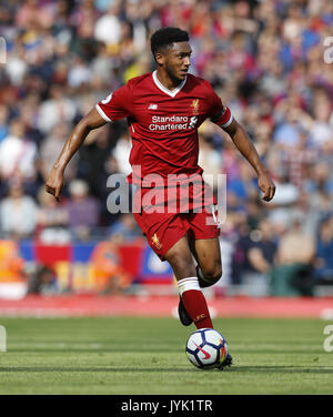 Joe Gomez de Liverpool lors du match de la Premier League à Anfield, Liverpool. APPUYEZ SUR ASSOCIATION photo. Date de la photo: Samedi 19 août 2017. Voir PA Story FOOTBALL Liverpool. Le crédit photo devrait se lire: Martin Rickett/PA Wire. RESTRICTIONS : aucune utilisation avec des fichiers audio, vidéo, données, listes de présentoirs, logos de clubs/ligue ou services « en direct » non autorisés. Utilisation en ligne limitée à 75 images, pas d'émulation vidéo. Aucune utilisation dans les Paris, les jeux ou les publications de club/ligue/joueur unique. Banque D'Images