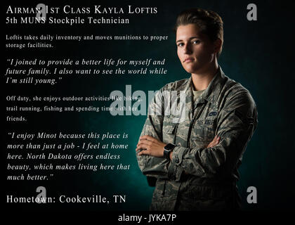 Navigant de première classe Kayla Loftis, 5e Escadron, technicien de munitions des stocks inventaire quotidien prend et se déplace de munitions à des installations d'entreposage. (U.S. Air Force graphic/Senior Airman J.T. Armstrong) Banque D'Images