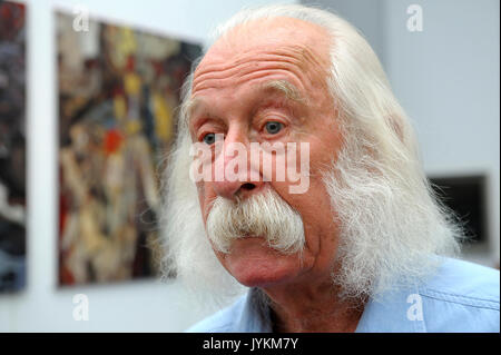 18 août, 2017. Kiev, Ukraine. Le célèbre peintre ukrainien Ivan Marchuk à ouvrir son exposition personnelle de peintures à Kiev. Banque D'Images