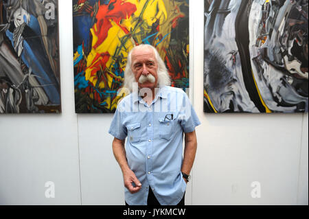 18 août, 2017. Kiev, Ukraine. Le célèbre peintre ukrainien Ivan Marchuk à ouvrir son exposition personnelle de peintures à Kiev. Banque D'Images