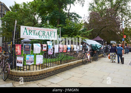 L'Art et marché artisanal, Tous les Saints, Jardin, Trinity Street, Cambridge, Royaume-Uni Banque D'Images