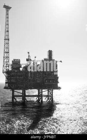 Bp miller le pétrole de la mer du Nord et la plate-forme de gaz. pris sur le projet de déclassement. crédit : lee ramsden / alamy Banque D'Images