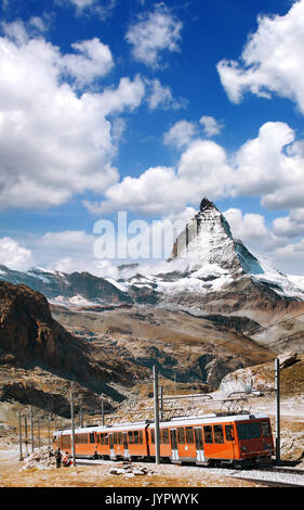 Cervin pic avec train gornergrat à alpes suisses, Suisse Banque D'Images