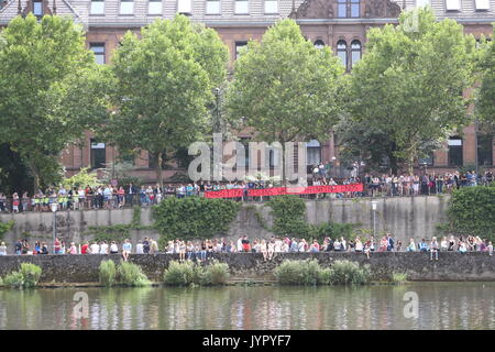 Le duc et la duchesse de Cambridge, prendre part à une course de bateau sur la rivière Necker à Heidelberg pendant leur tour de Pologne et l'Allemagne mettant en vedette : Atmosphère Où : Heidelberg, Allemagne Quand : 20 Juillet 2017 Crédit : John Rainford/WENN.com Banque D'Images