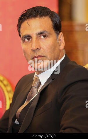 Photocall avec star les plus populaires de Bollywood Akshay Kumar, l'actrice nationale Bhumi Pednekar et Bend it like Bechkam star Anupam Kher pour 'Toilettes : Ek Prem Katha (Une histoire d'amour)' dans le Bentley Hotel, Londres. En vedette : Akshay Kumar Où : London, Royaume-Uni Quand : 20 juillet 2017 : Crédit/WENN.com Dinendra Haria Banque D'Images