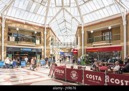 Le marché Place Shopping Centre, Burgess Hill, West Sussex, Angleterre, Royaume-Uni Banque D'Images