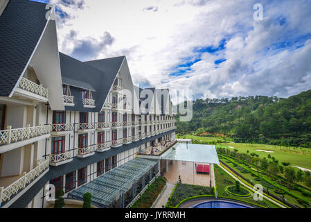 Dalat, Vietnam - 18 août, 2017. Luxury mountain resort à l'été à Dalat, Vietnam. Da Lat est une destination touristique populaire, situé à 1 500m au-dessus de la mer l Banque D'Images