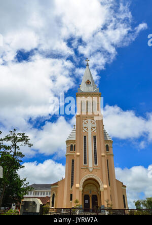 Nicolas de Bari Cathédrale (Église de poulet) dans la région de Dalat au Vietnam. C'est une cathédrale catholique romaine siège de la diocèse de Da Lat suffragant du Archd Banque D'Images