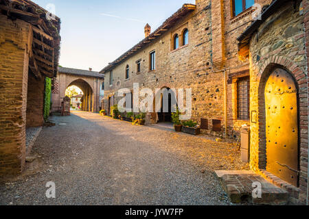 Grazzano Visconti, Vigolzone, quartier Plaisance, Émilie-Romagne, Italie. Banque D'Images