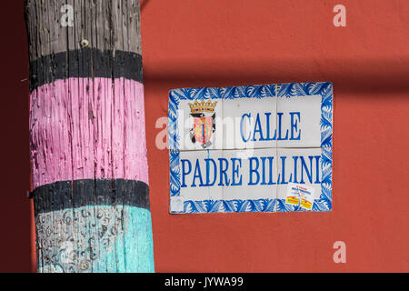 Le Colonial (colonial), Santo Domingo, République dominicaine. Plaque de rue typique. Banque D'Images