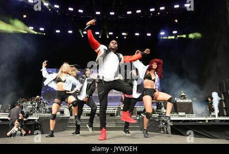 Jason Derulo se produisant au Festival de V à Hylands Park, Chelmsford. Banque D'Images