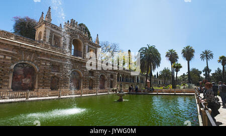 Espagne : Fuente de Mercurio, la Fontaine de mercure dans les jardins de l'Alcazar de Séville, le palais royal exemple exceptionnel de l'architecture mudéjar Banque D'Images