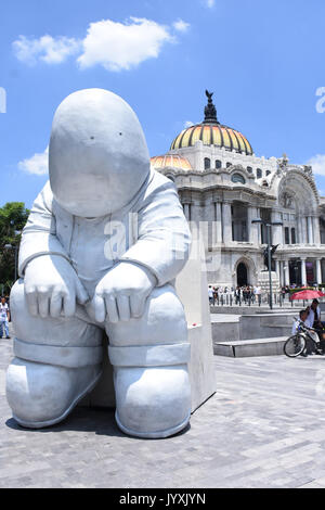 La ville de Mexico, Mexique, 20 août 2017. L'artiste plastique Rodrigo de la Sierra afficher 15 pièces Monumentals fait de bronze à l'exposition 'Timo entre le peuple' inspiré par le personnage de la fable. Credit : SOPA/Alamy Images Limited Live News Banque D'Images