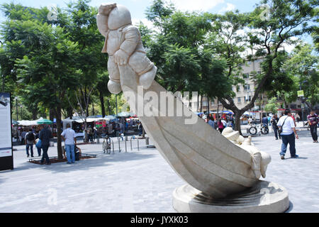 La ville de Mexico, Mexique, 20 août 2017. L'artiste plastique Rodrigo de la Sierra afficher 15 pièces Monumentals fait de bronze à l'exposition 'Timo entre le peuple' inspiré par le personnage de la fable. Credit : SOPA/Alamy Images Limited Live News Banque D'Images