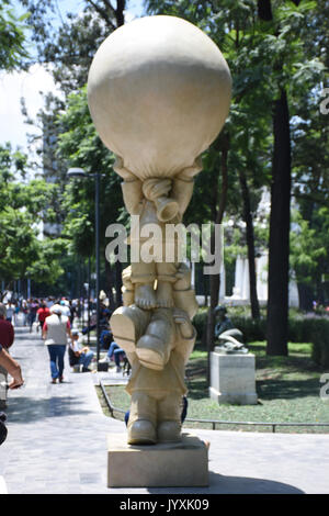 La ville de Mexico, Mexique, 20 août 2017. L'artiste plastique Rodrigo de la Sierra afficher 15 pièces Monumentals fait de bronze à l'exposition 'Timo entre le peuple' inspiré par le personnage de la fable. Credit : SOPA/Alamy Images Limited Live News Banque D'Images