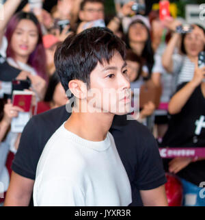 U-Know Yunho (TVXQ), 21 août 2017 : U-Know Yunho de K-pop duo TVXQ arrive à l'aéroport international de Gimpo à Séoul, Corée du Sud, avant la bande de garçon, départ pour Tokyo, Japon de tenir une conférence de presse. La K-pop boy band a commencé trois-pays 'Asian Press Tour' à Séoul le lundi pour marquer la reprise des activités après qu'ils ont obtenu leur congé de deux années de service militaire obligatoire. Ils tiendront une conférence de presse à Tokyo le 21 août et à Hong Kong le 22 août 2017, selon les médias locaux. Credit : Lee Jae-Won/AFLO/Alamy Live News Banque D'Images