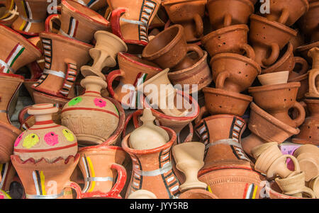 Poterie et Artisanat différents à Nizwa Nizwa, Oman dans le marché Banque D'Images